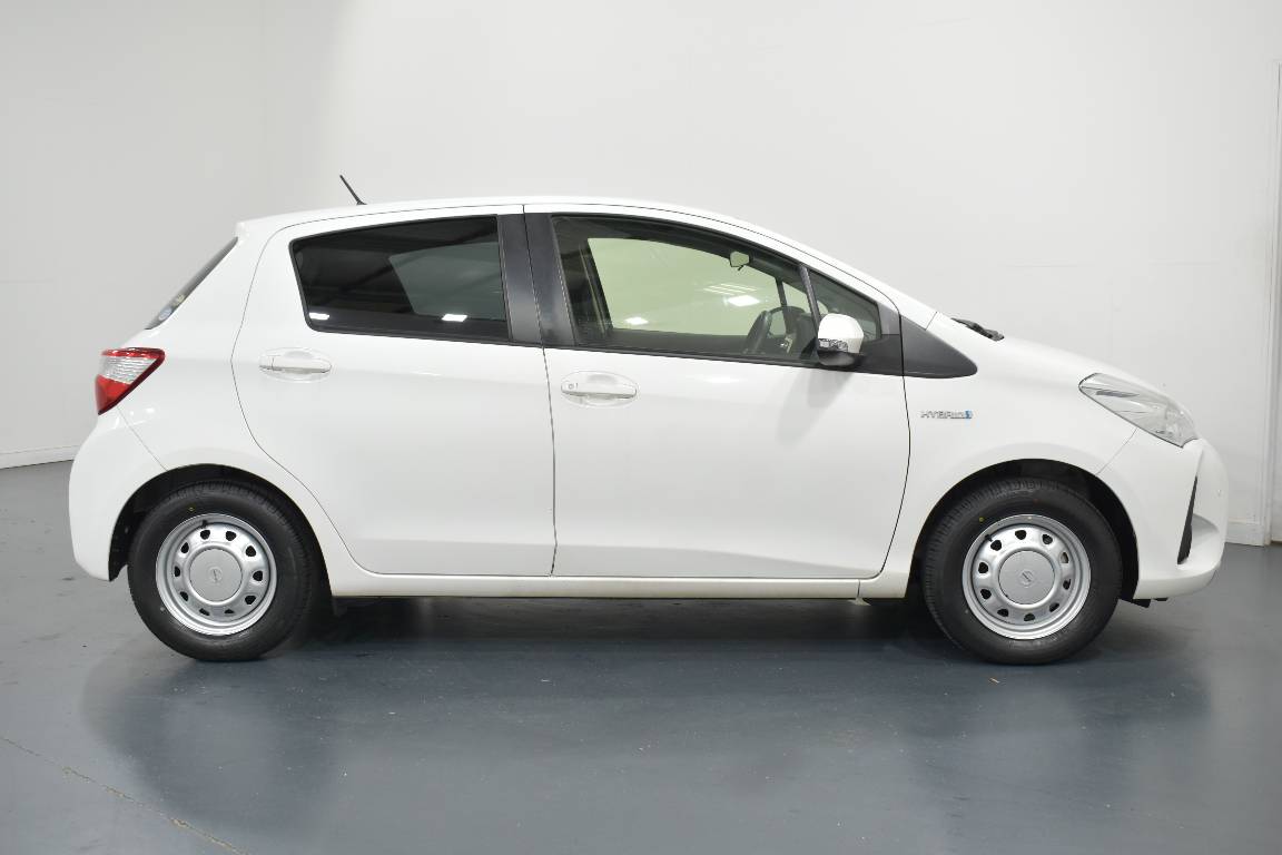 2018 Toyota Vitz 1.5L HYBRID 5 SEATER