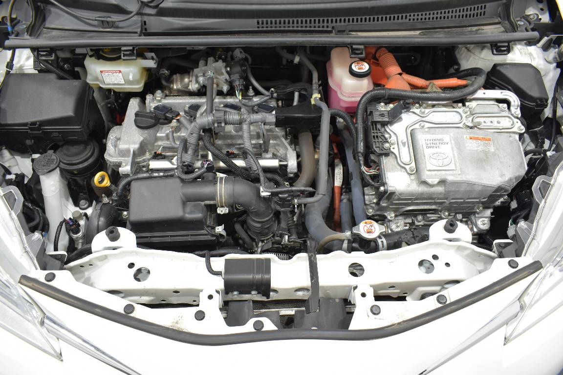 2018 Toyota Vitz 1.5L HYBRID 5 SEATER