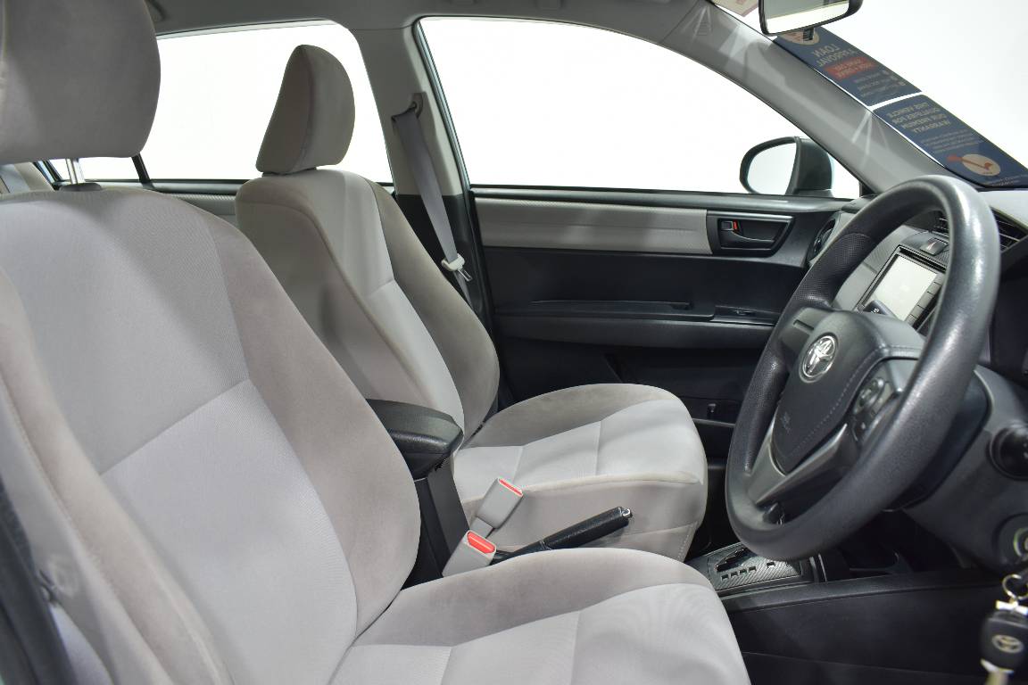 2015 Toyota Corolla Axio 1.5L HYBRID 5 SEATER