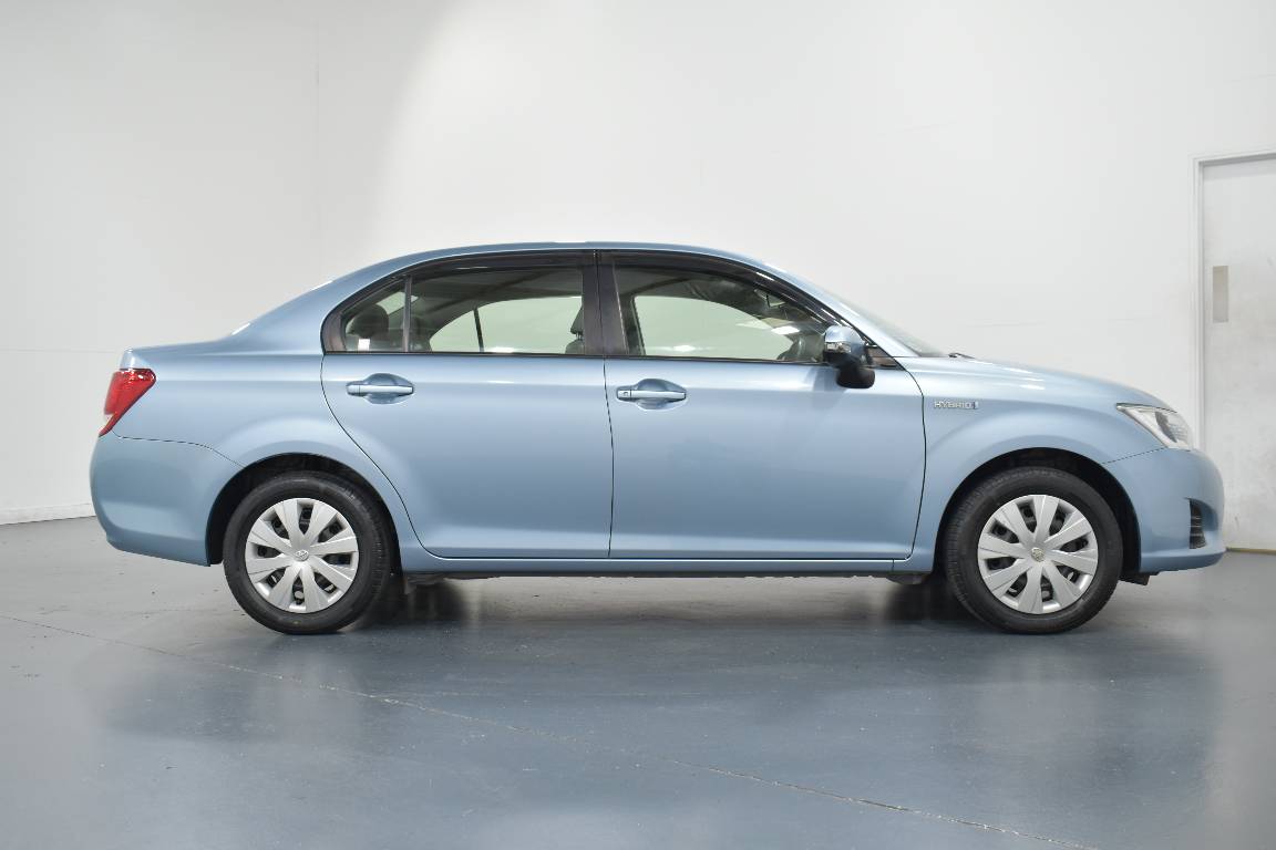 2015 Toyota Corolla Axio 1.5L HYBRID 5 SEATER