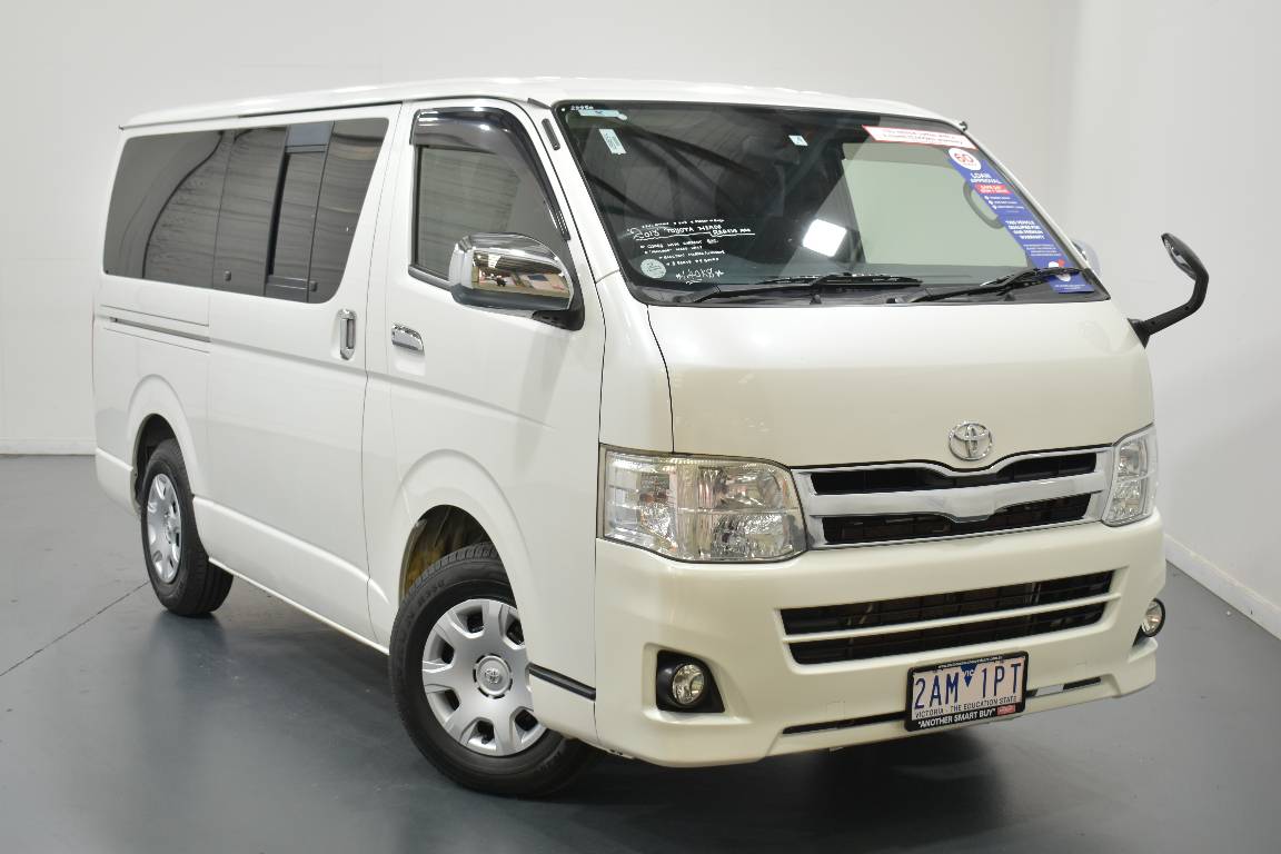 2013 Toyota Hiace 3.0LT DIESEL 5 SEATER