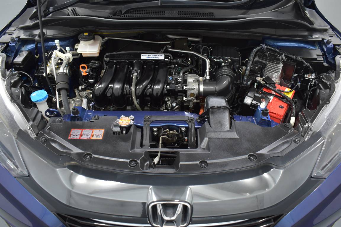 2015 Honda Vezel 1.5L HYBRID 5 SEATER