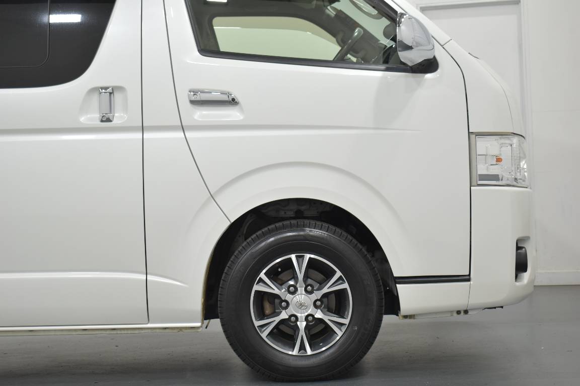 2014 Toyota Hiace 3.0L DIESEL 2WD 