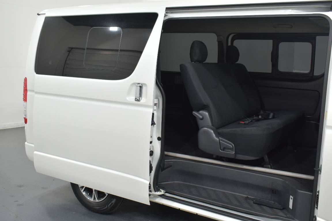 2014 Toyota Hiace 3.0L DIESEL 2WD 