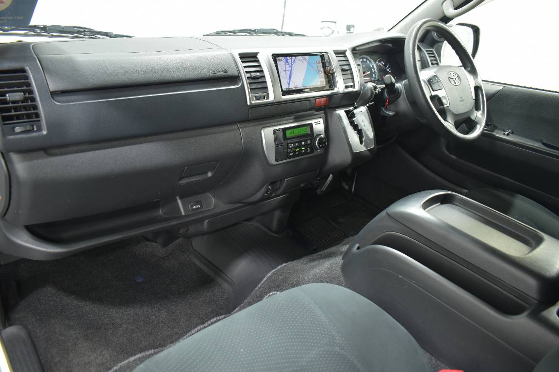 2014 Toyota Hiace 3.0L DIESEL 2WD 