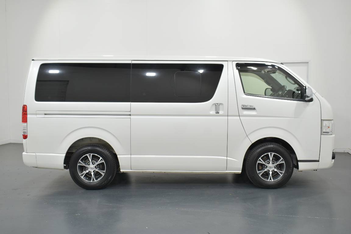 2014 Toyota Hiace 3.0L DIESEL 2WD 