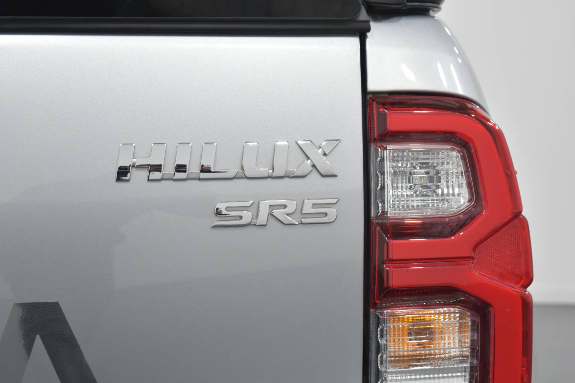 2022 Toyota Hilux SR5 (4X4)