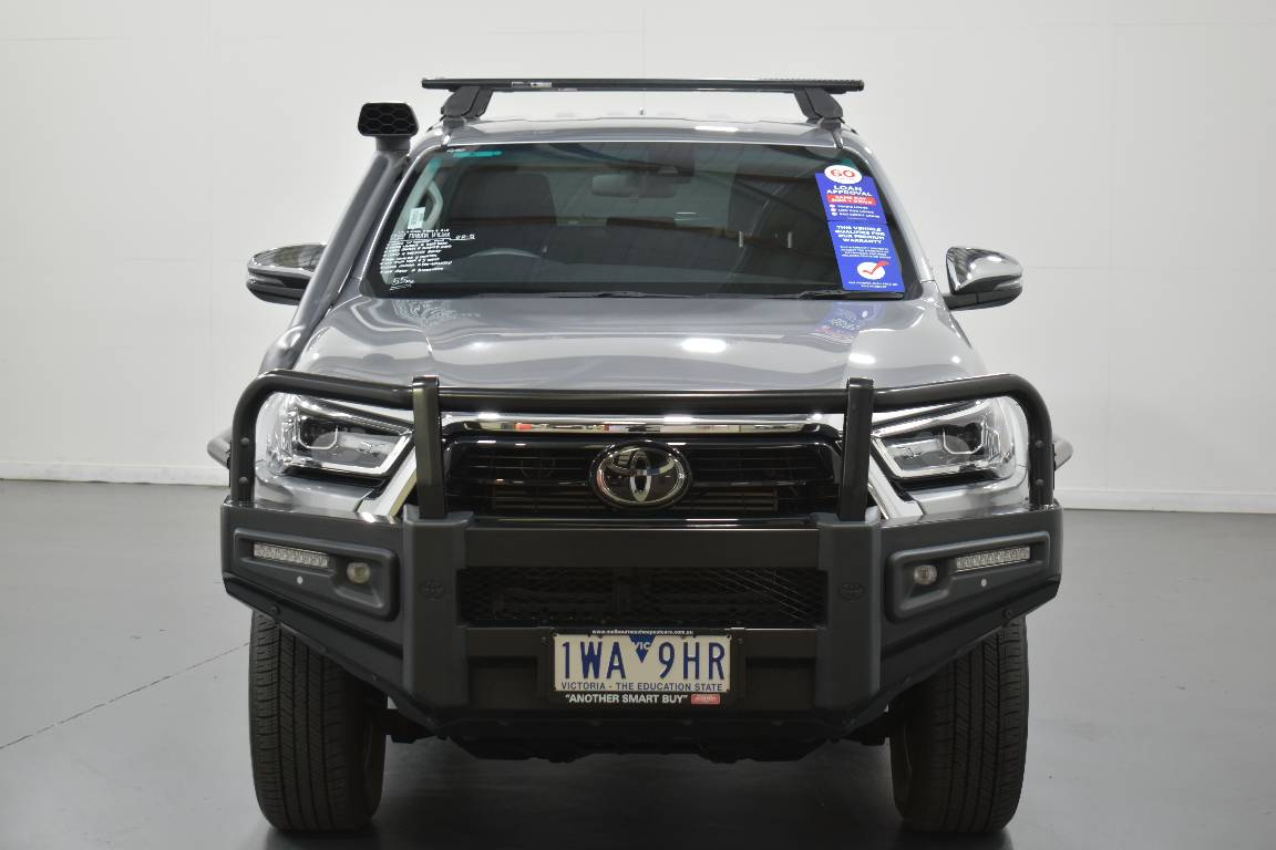 2022 Toyota Hilux SR5 (4X4)