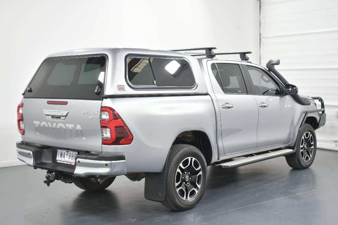 2022 Toyota Hilux SR5 (4X4)