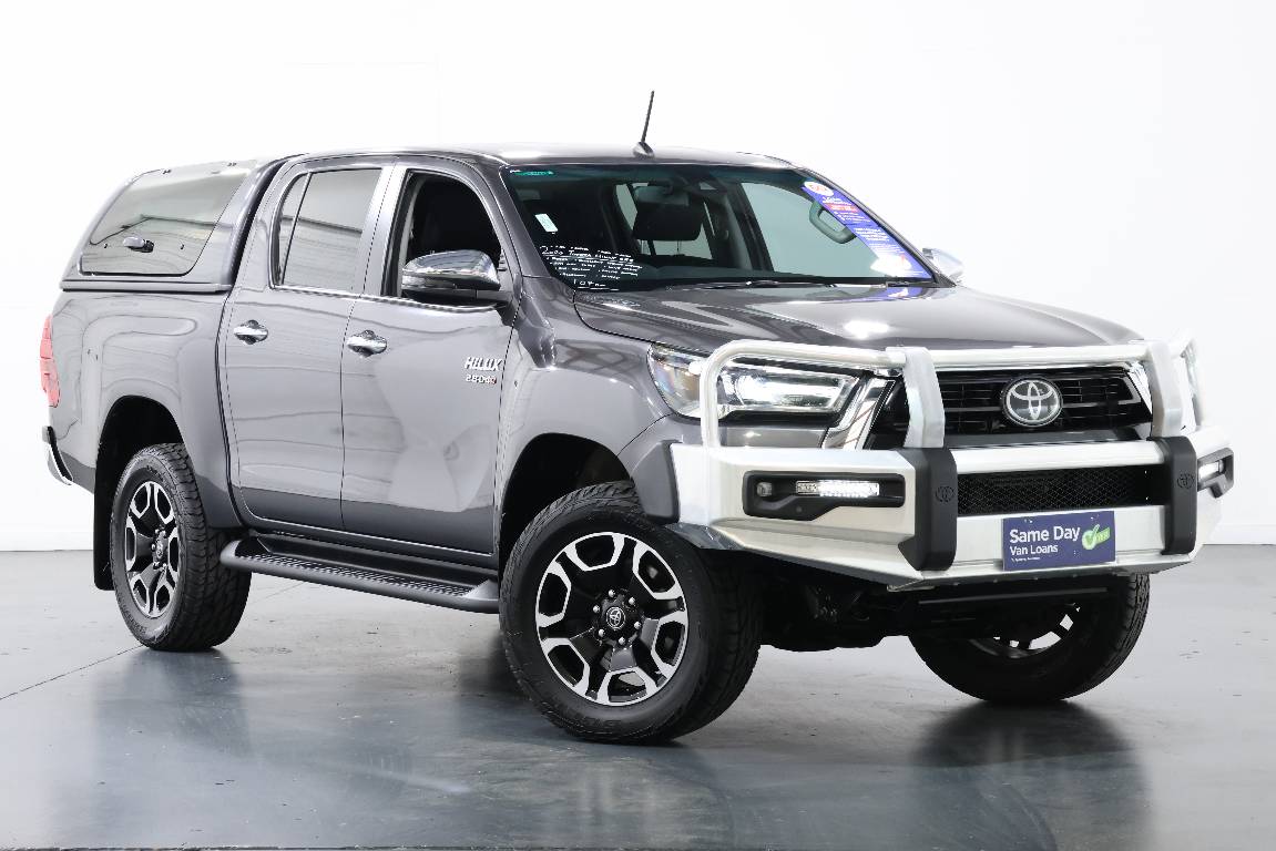 2020 Toyota Hilux SR5 (4X4)