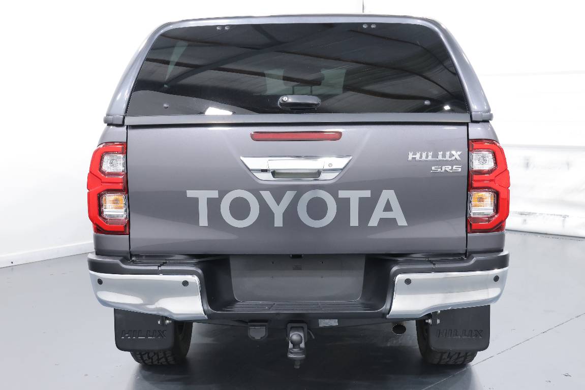 2020 Toyota Hilux SR5 (4X4)