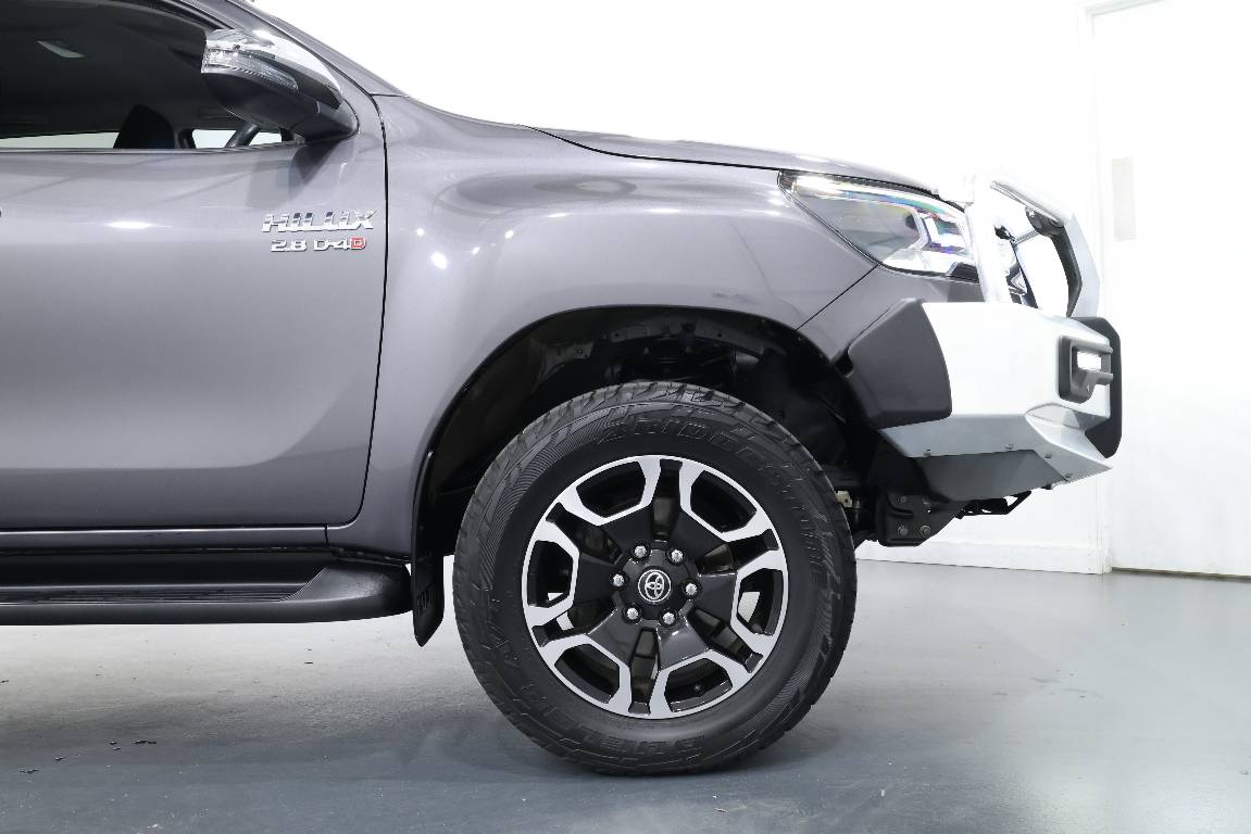 2020 Toyota Hilux SR5 (4X4)