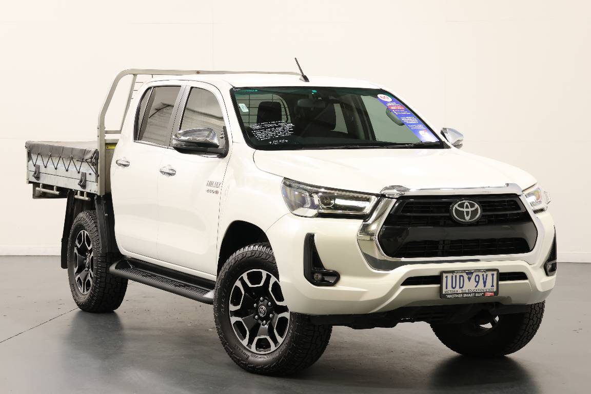 2021 Toyota Hilux SR5 (4X4)