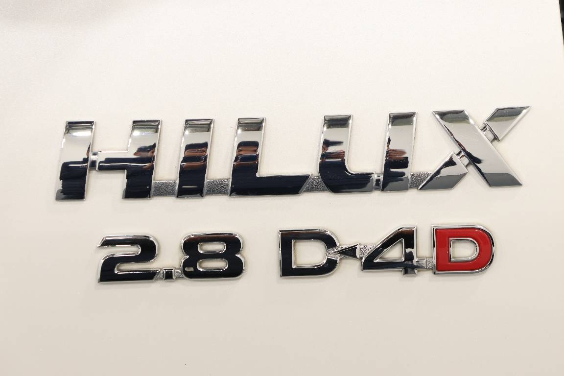 2021 Toyota Hilux SR5 (4X4)