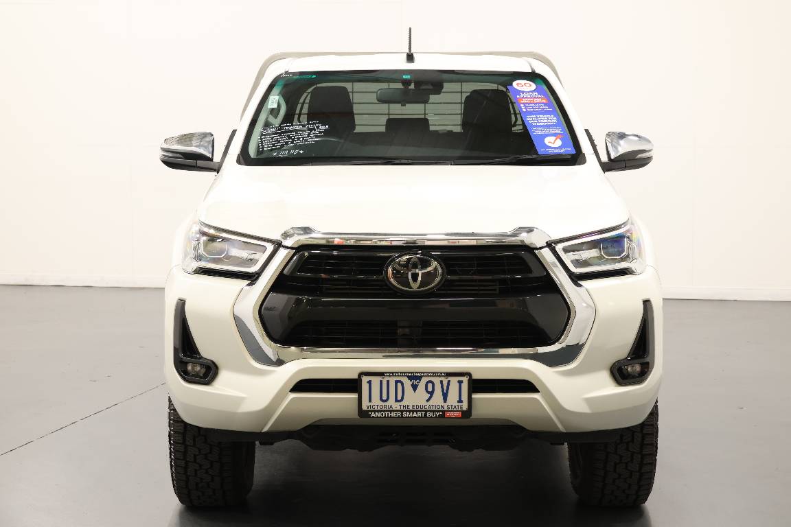 2021 Toyota Hilux SR5 (4X4)