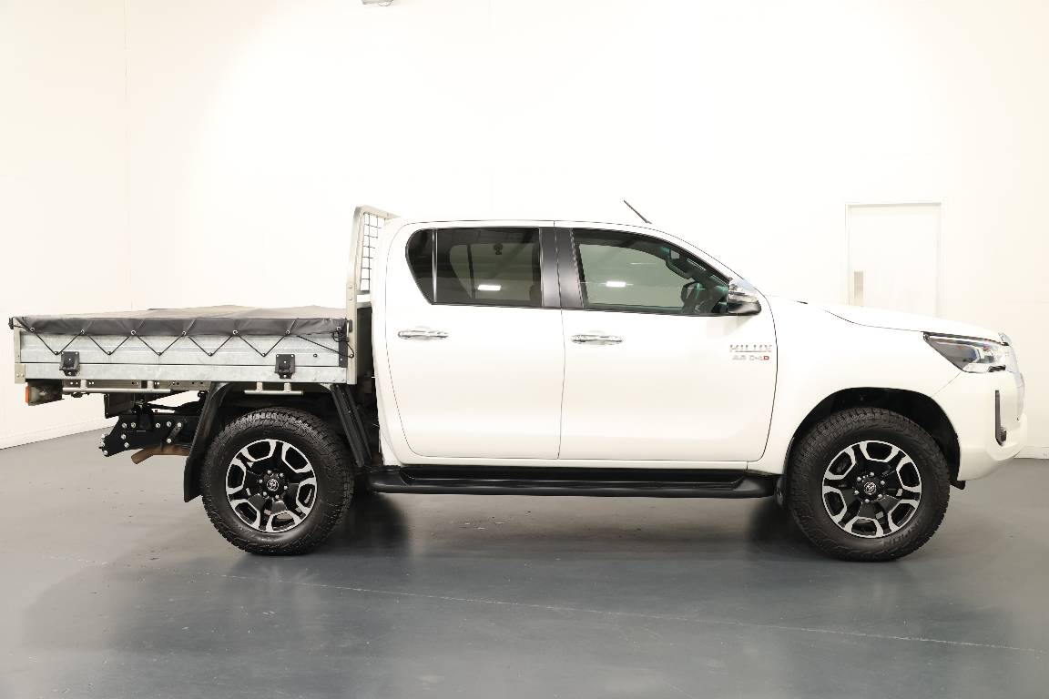 2021 Toyota Hilux SR5 (4X4)