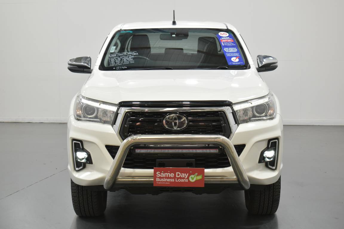 2019 Toyota Hilux SR5 (4X4)