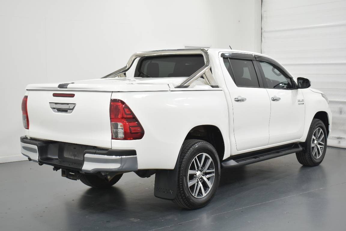 2019 Toyota Hilux SR5 (4X4)