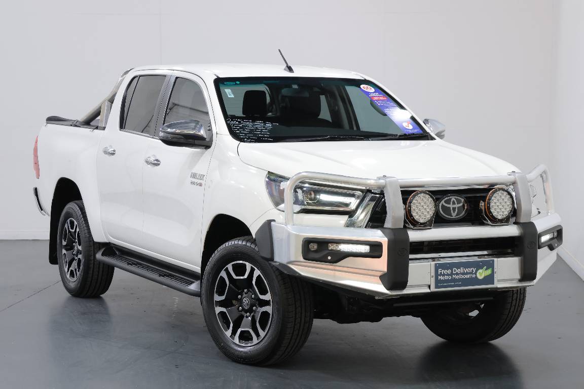 2020 Toyota Hilux SR5 (4X4)