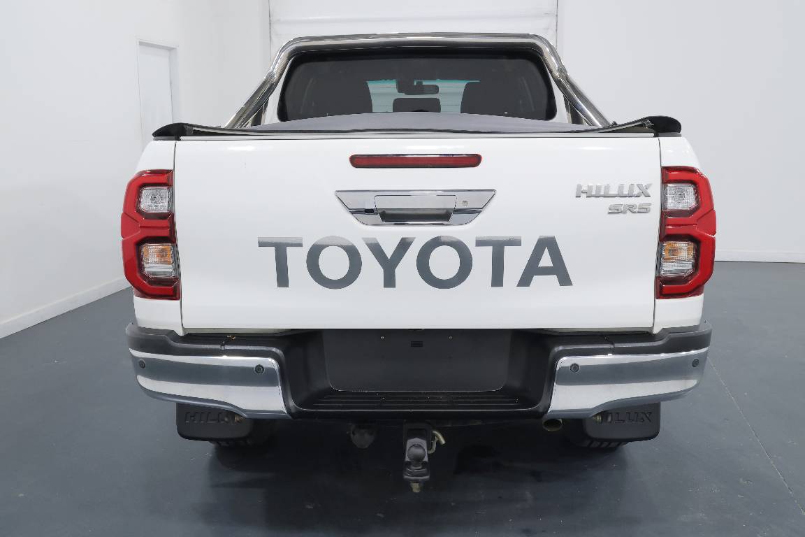 2020 Toyota Hilux SR5 (4X4)