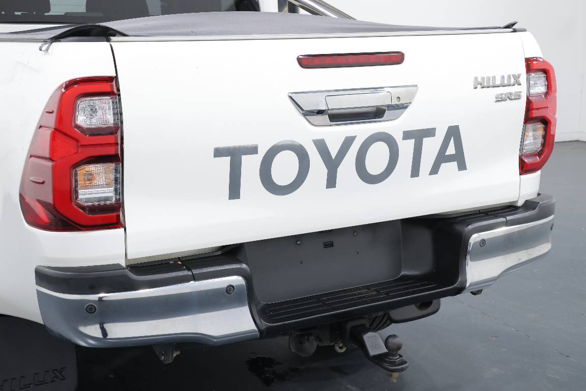 2020 Toyota Hilux SR5 (4X4)