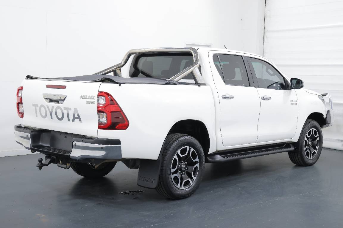 2020 Toyota Hilux SR5 (4X4)