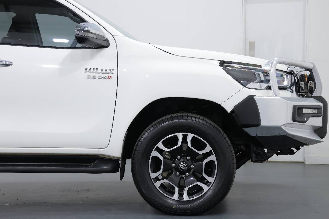 2020 Toyota Hilux SR5 (4X4)