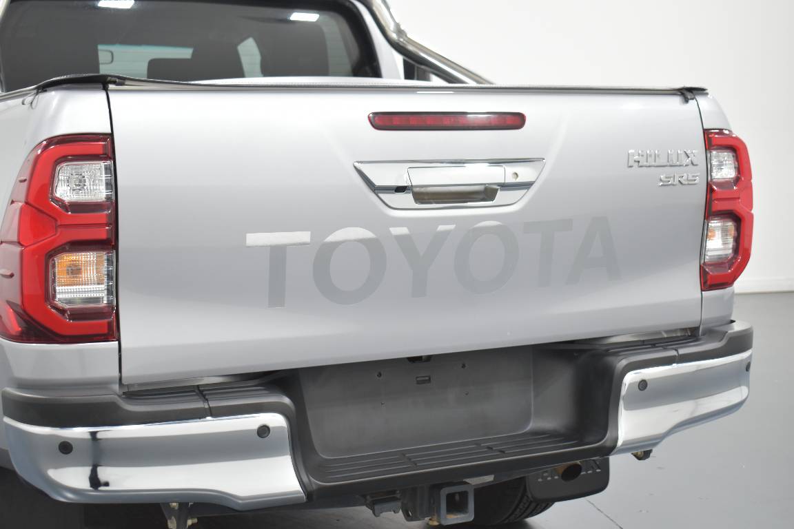 2021 Toyota Hilux SR5 (4X4)