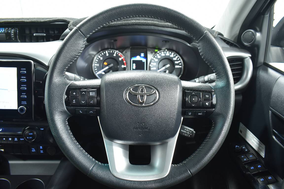 2021 Toyota Hilux SR5 (4X4)