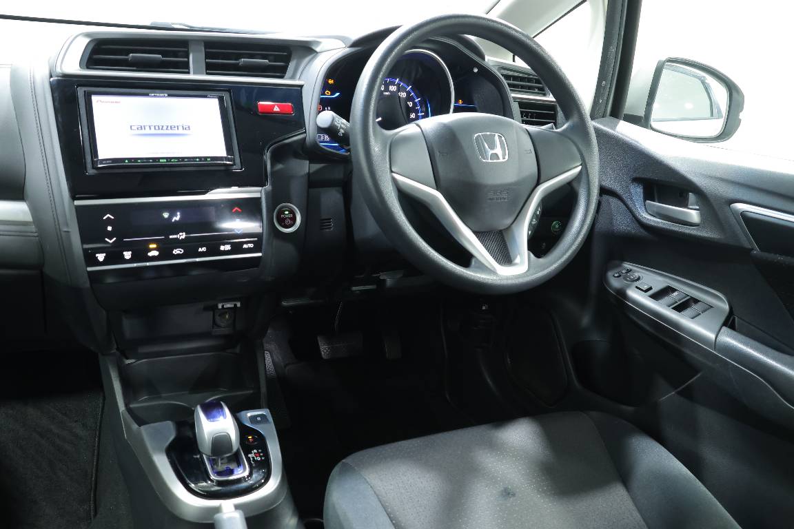 2014 Honda Fit 1.5L HYBRID 5 SEATER