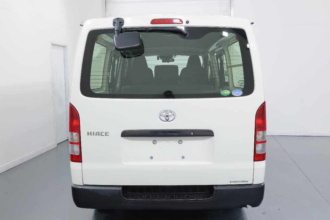 2018 Toyota Hiace 3.0L DIESEL 2WD 5 SEATER