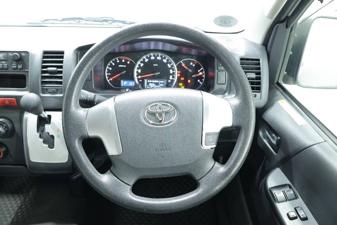 2018 Toyota Hiace 3.0L DIESEL 2WD 5 SEATER