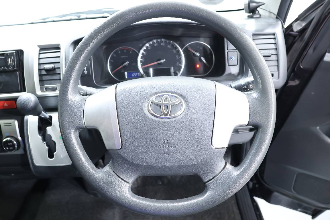 2014 Toyota Hiace 3.0L DIESEL 2WD 