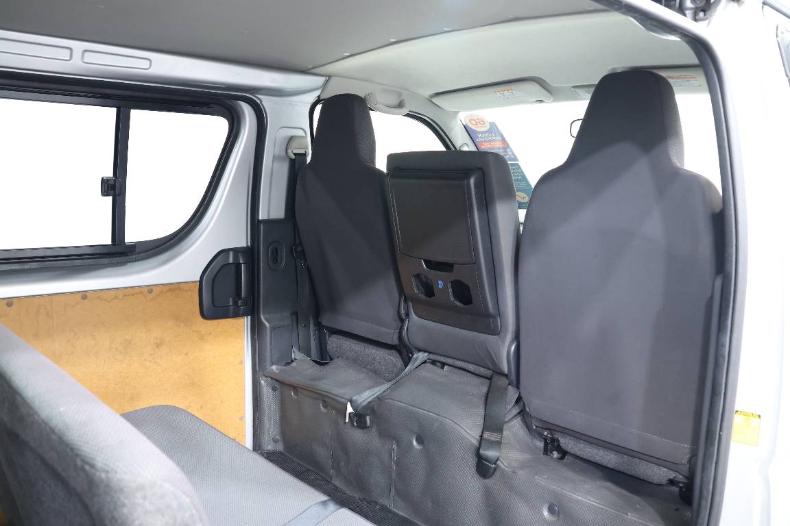 2013 Toyota Hiace 3.0L DIESEL 2WD 