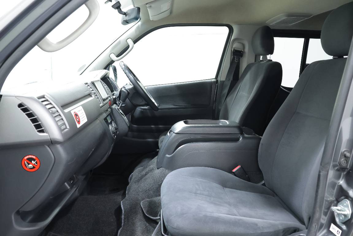 2013 Toyota Hiace 3.0L DIESEL 2WD 