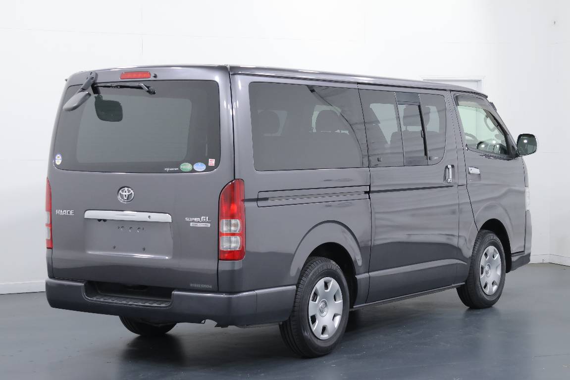 2013 Toyota Hiace 3.0L DIESEL 2WD 