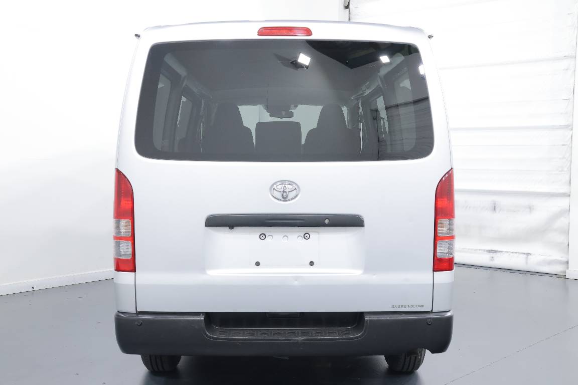 2020 Toyota Hiace 3.0L DIESEL 2WD 