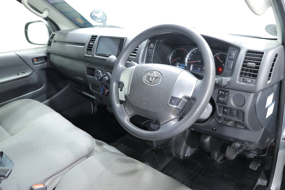 2020 Toyota Hiace 3.0L DIESEL 2WD 