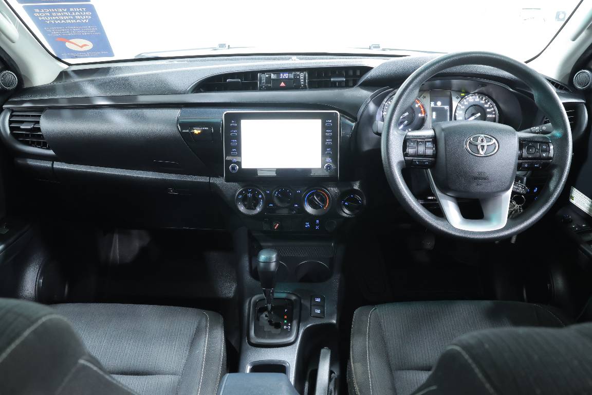 2020 Toyota Hilux SR (4X4)