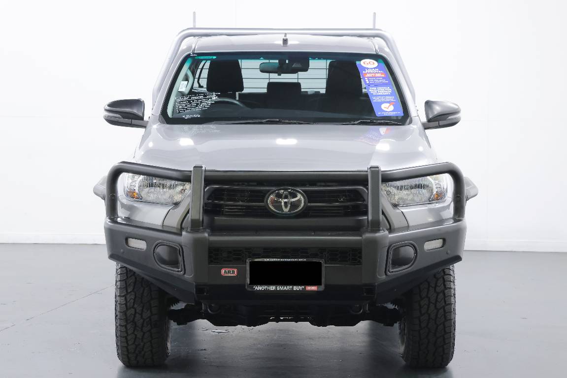 2020 Toyota Hilux SR (4X4)