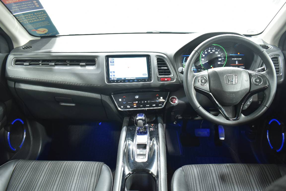 2014 Honda Vezel 1.5L HYBRID 5 SEATER