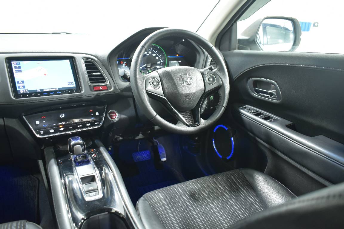 2014 Honda Vezel 1.5L HYBRID 5 SEATER