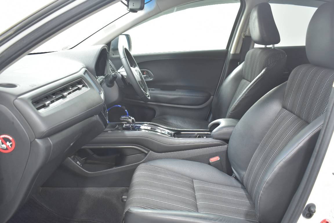 2014 Honda Vezel 1.5L HYBRID 5 SEATER