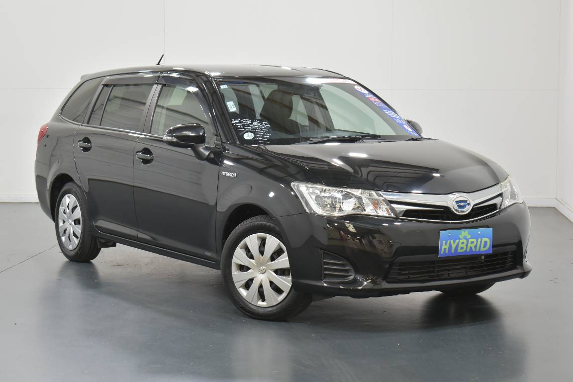 2014 Toyota Corolla Fielder 1.5L HYBRID 5 SEATER