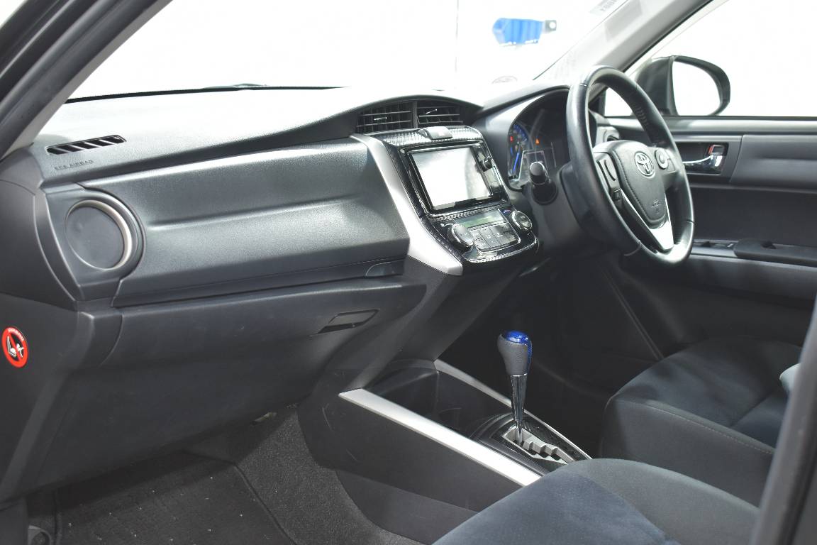 2014 Toyota Corolla Fielder 1.5L HYBRID 5 SEATER