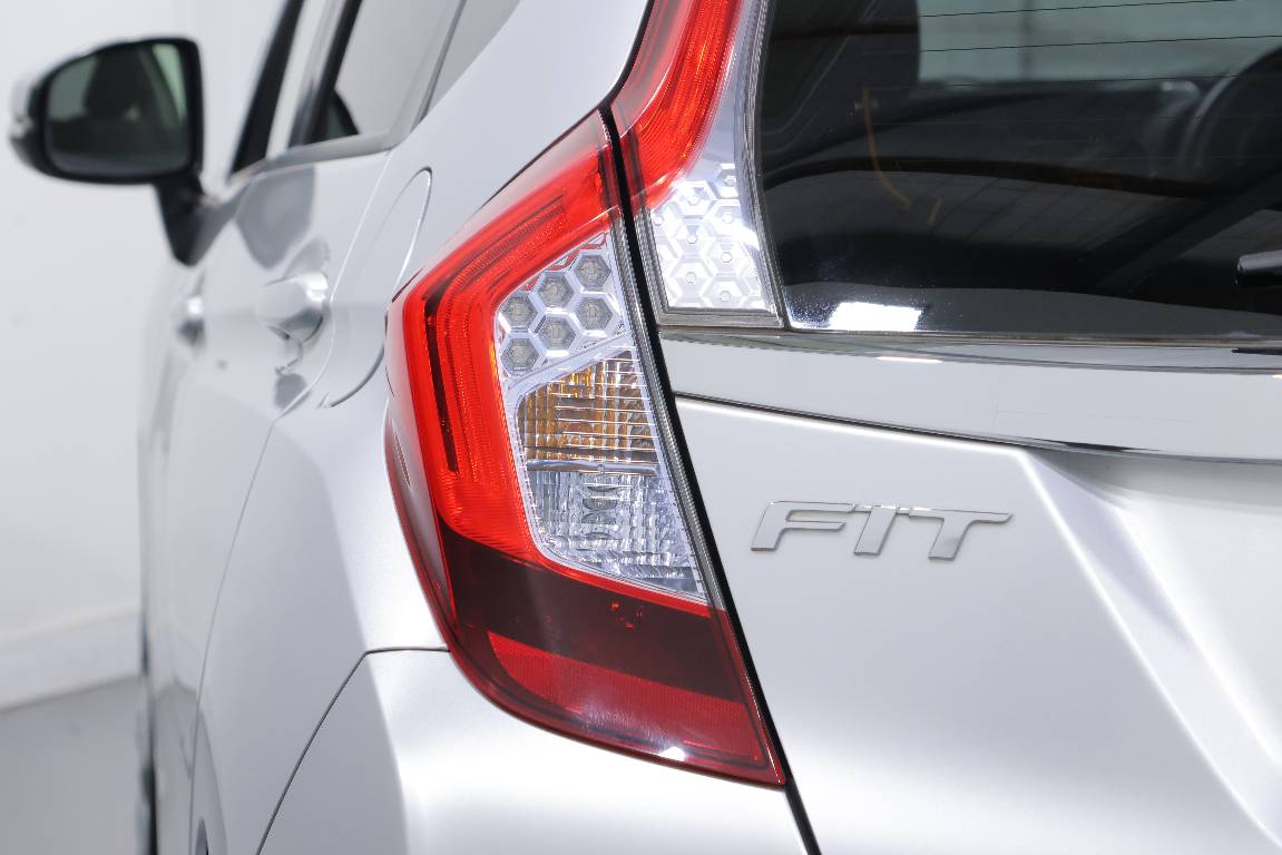 2015 Honda Fit 1.5L HYBRID 5 SEATER