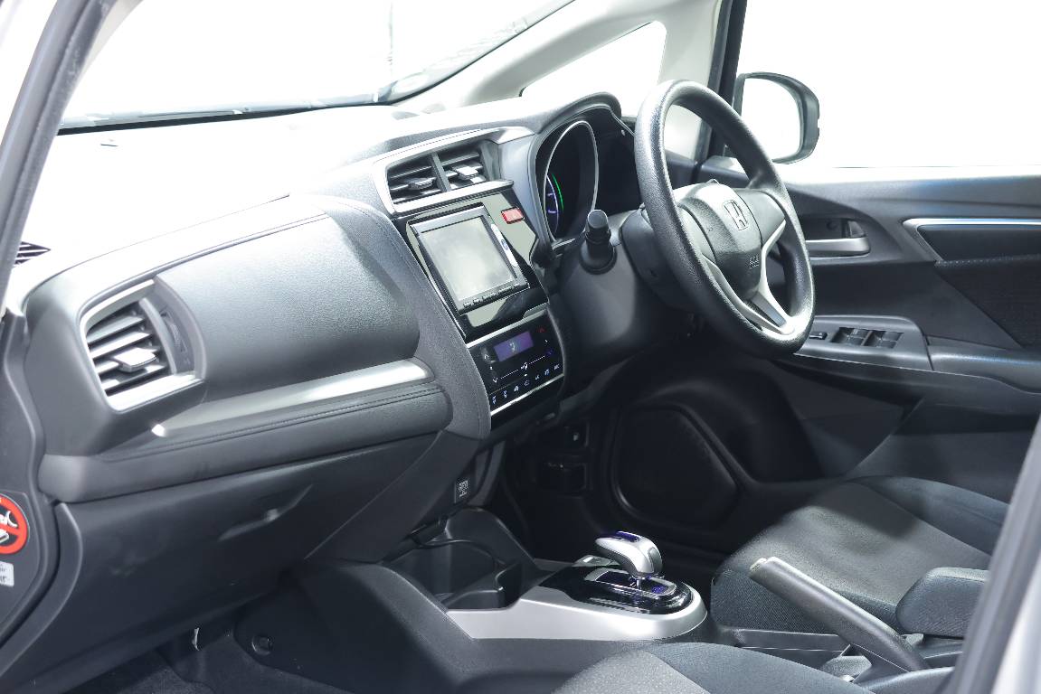 2015 Honda Fit 1.5L HYBRID 5 SEATER