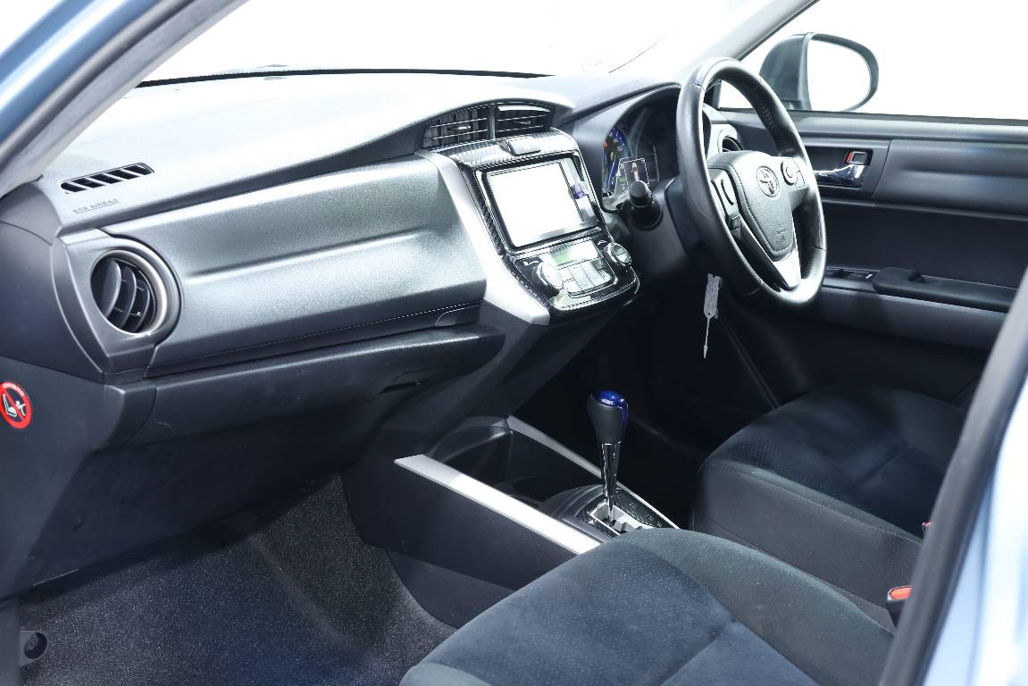 2014 Toyota Corolla Fielder 1.5L HYBRID 5 SEATER