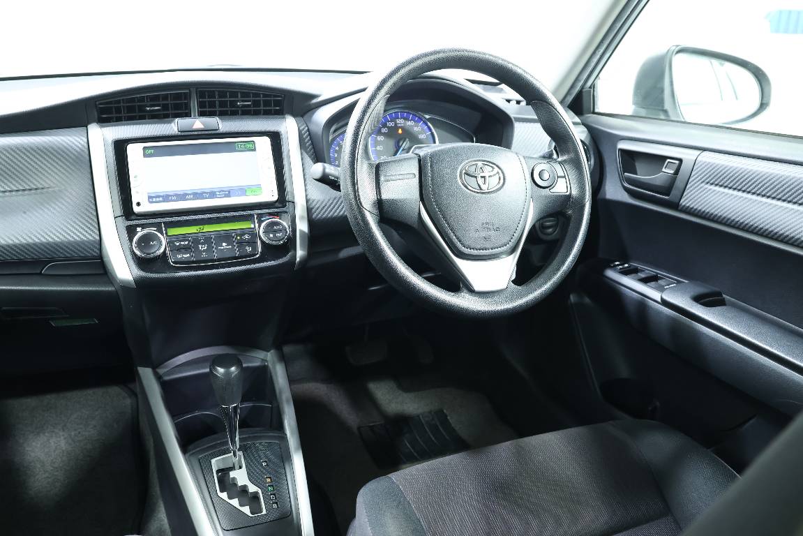 2014 Toyota Corolla Fielder 1.5L HYBRID 5 SEATER