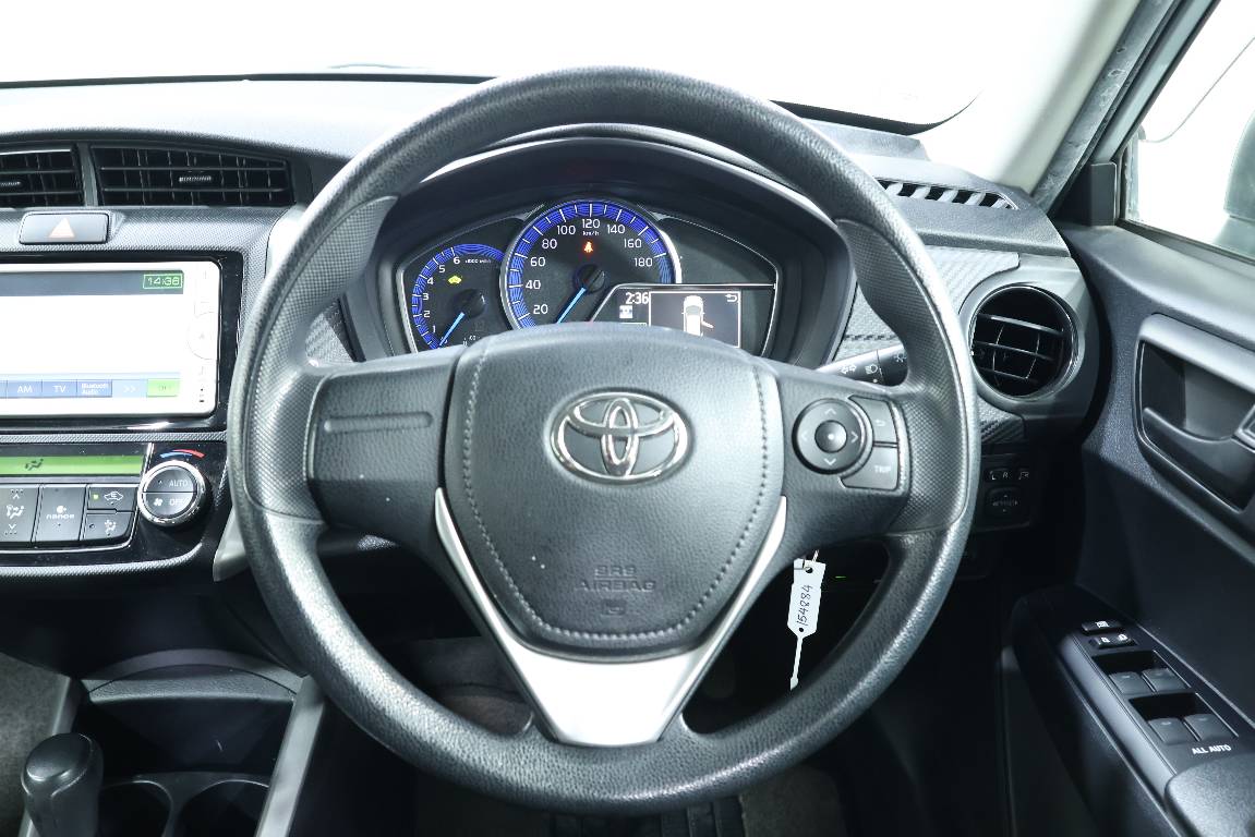 2014 Toyota Corolla Fielder 1.5L HYBRID 5 SEATER